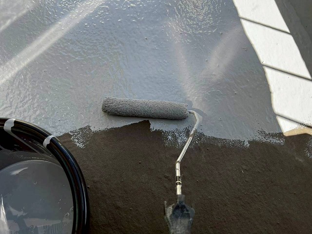 加古川市　ベランダの塗装作業